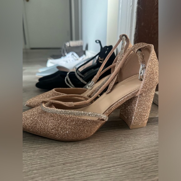 5 pairs of shoes - Picture 1 of 8